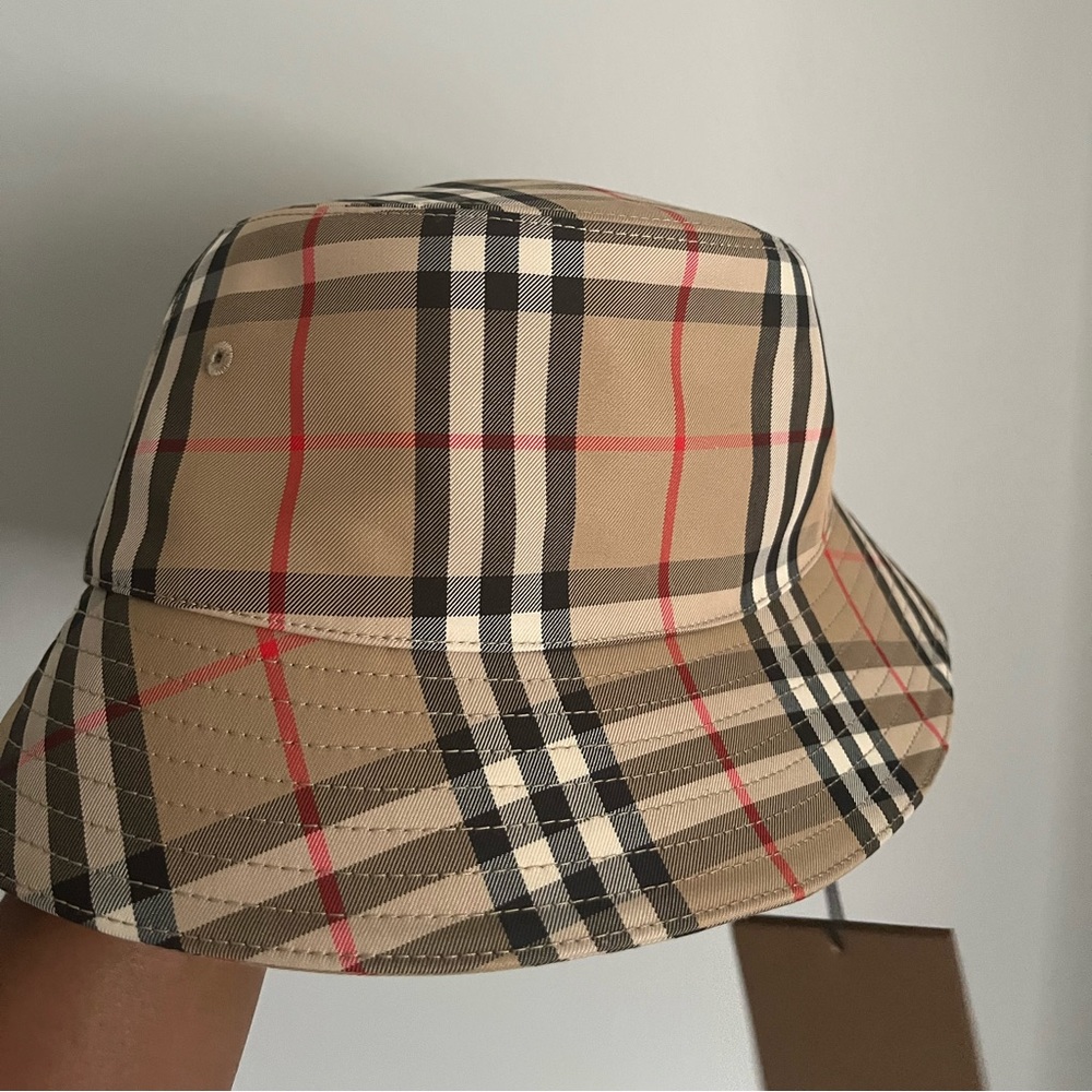 Burberry Bucket Hat size large